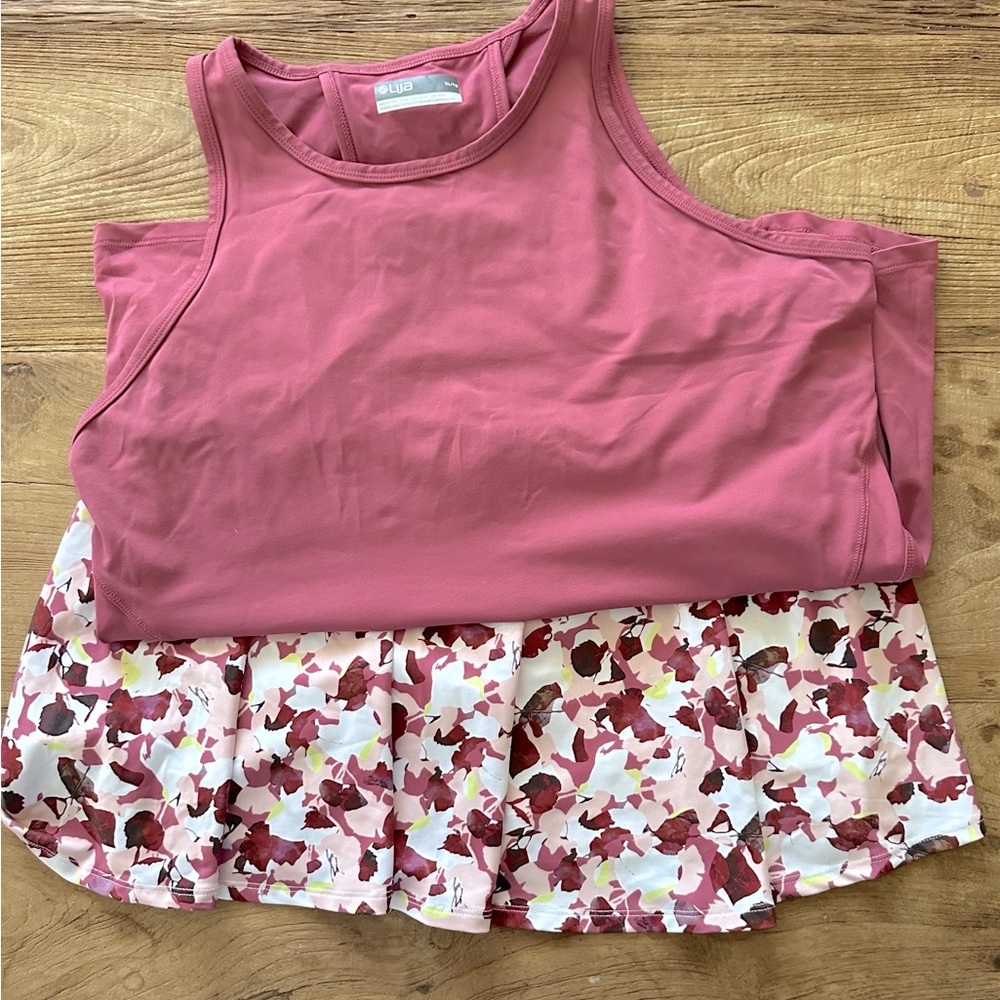 Lija Tennis Outfit - Top is an XL Bottom Large.